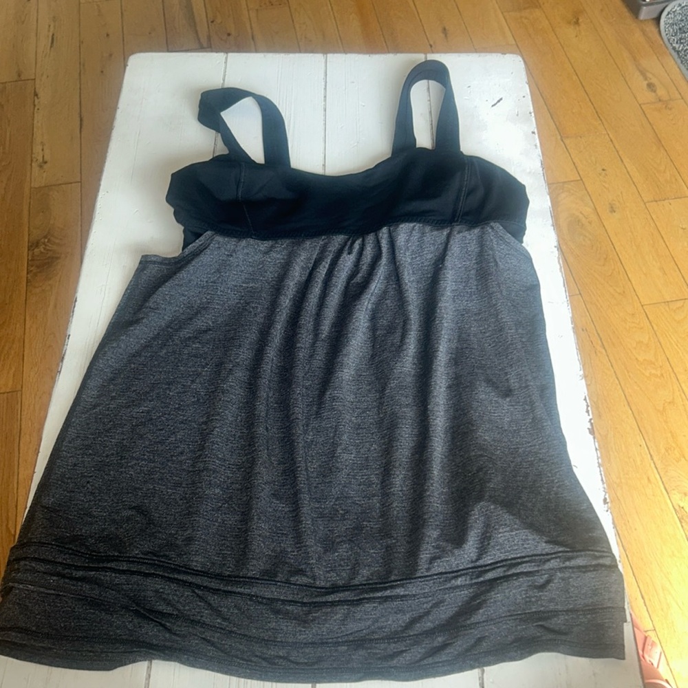 Lululemon tank top size 8